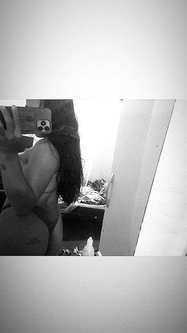 Oiee amores , vem me conhecer sou uma morena que ama sentar e da prazer. Vem ficar relaxado comigo .