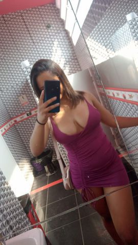 Meu nome é Jamilly acabei de mudar para praia grande, vendo fotos e faço vídeos Cam, morena da bunda grande muito fogosa bora brincar juntos😈💦🍑