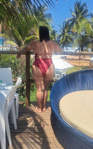Não tenho local! Atendo em hotel motel residência do cliente ou ate mesmo no seu carro. 
1 hora livre oral vaginal 100,00 
1 hora livre oral vaginal e Anal 150,00 
Oral 70,00
Rapidinha oral vaginal 50,00
Rapidinha com anal 80,00
Caso o cliente não possa me buscar ele paga o deslocamento ida e volta. 
Não transo sem camisinha, não insistir. 
Tenho 26 anos, branquinha, gordinha, cabelo liso preto.